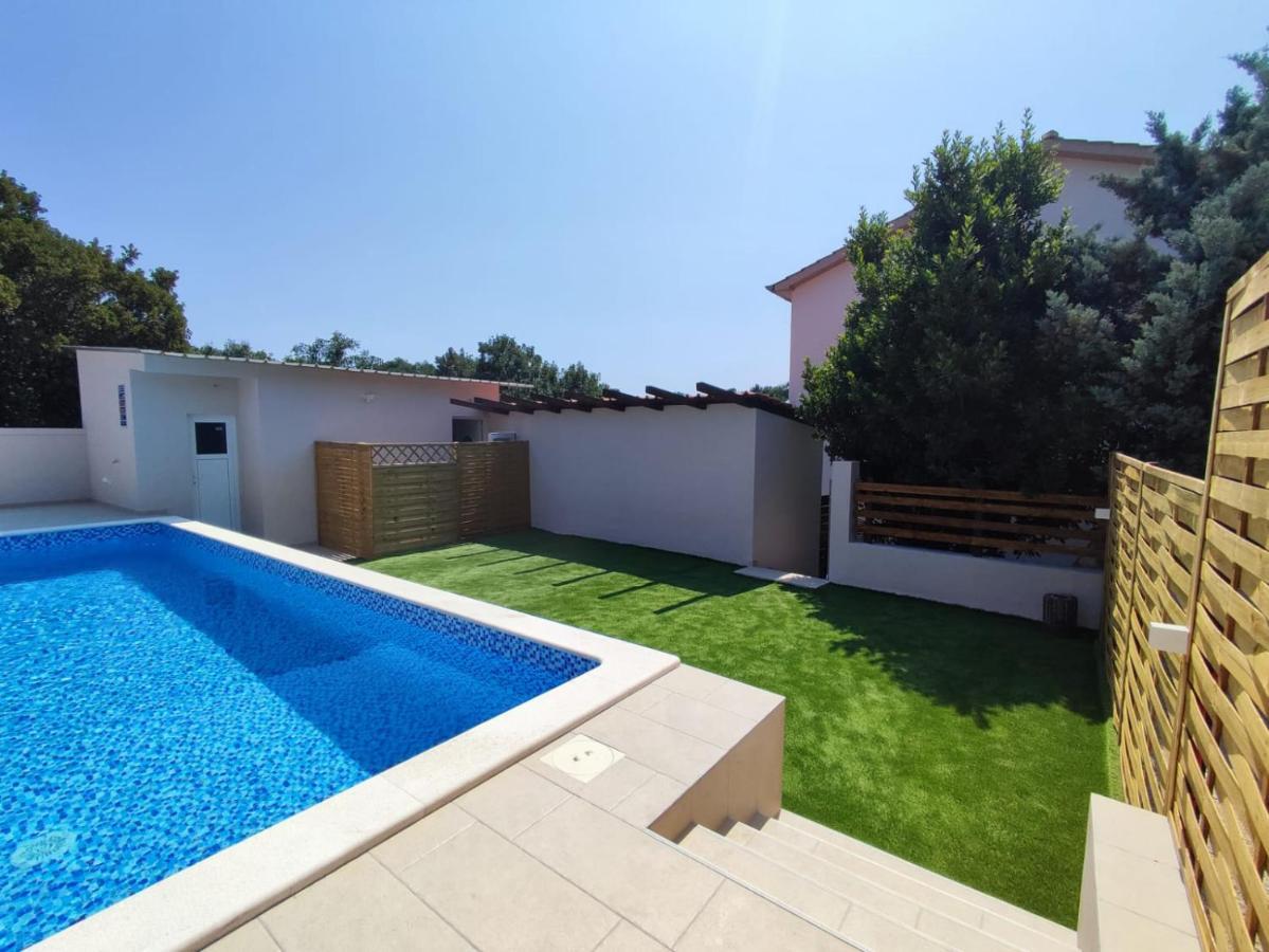 Apartman Debora Sa Privatnim Bazenom Pula Extérieur photo