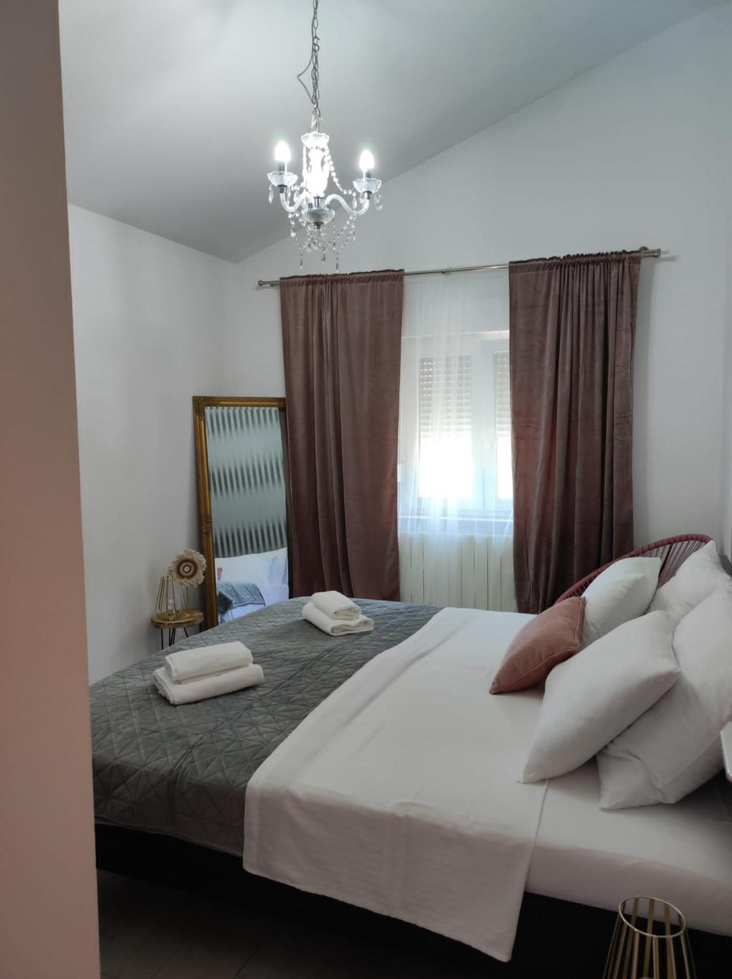 Apartman Debora Sa Privatnim Bazenom Pula Extérieur photo