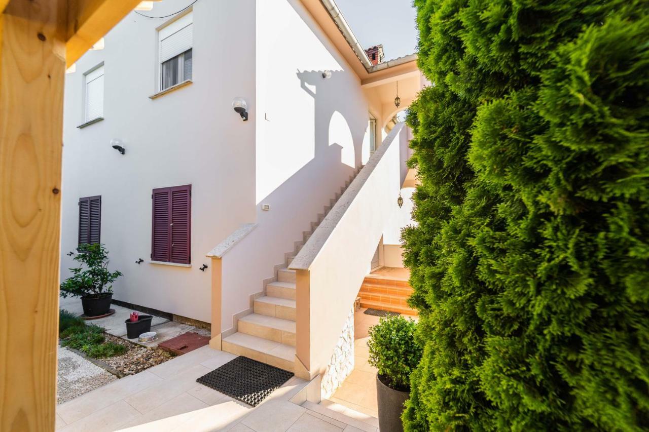Apartman Debora Sa Privatnim Bazenom Pula Extérieur photo