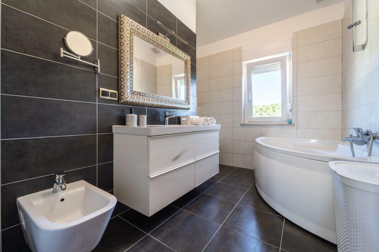 Apartman Debora Sa Privatnim Bazenom Pula Extérieur photo